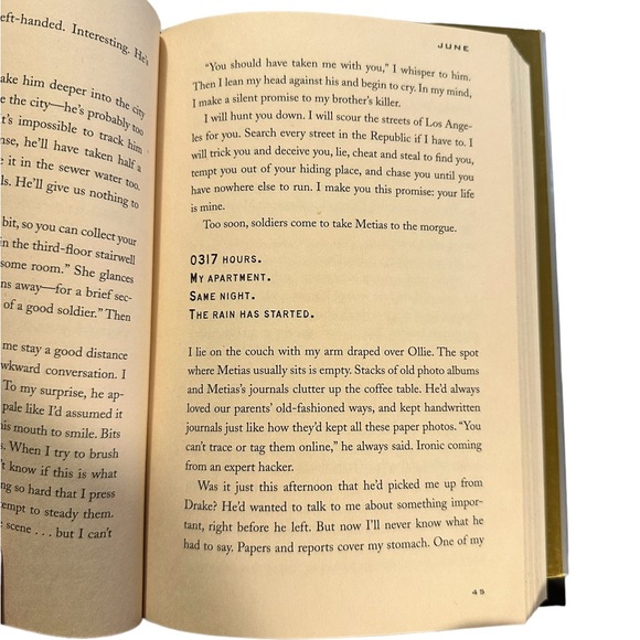 Legend by Marie Lu Hardback Book - Picture 4 of 5